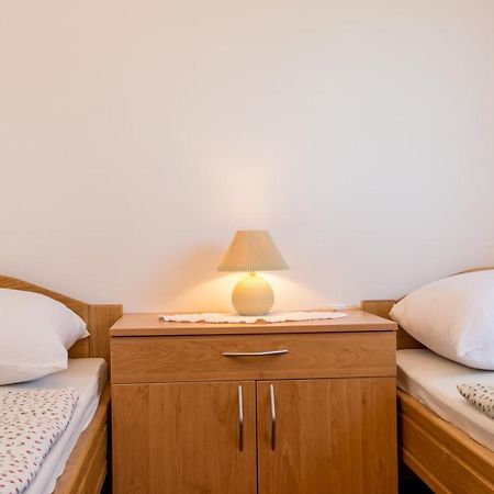 Apartment Branko Šilo Szoba fotó