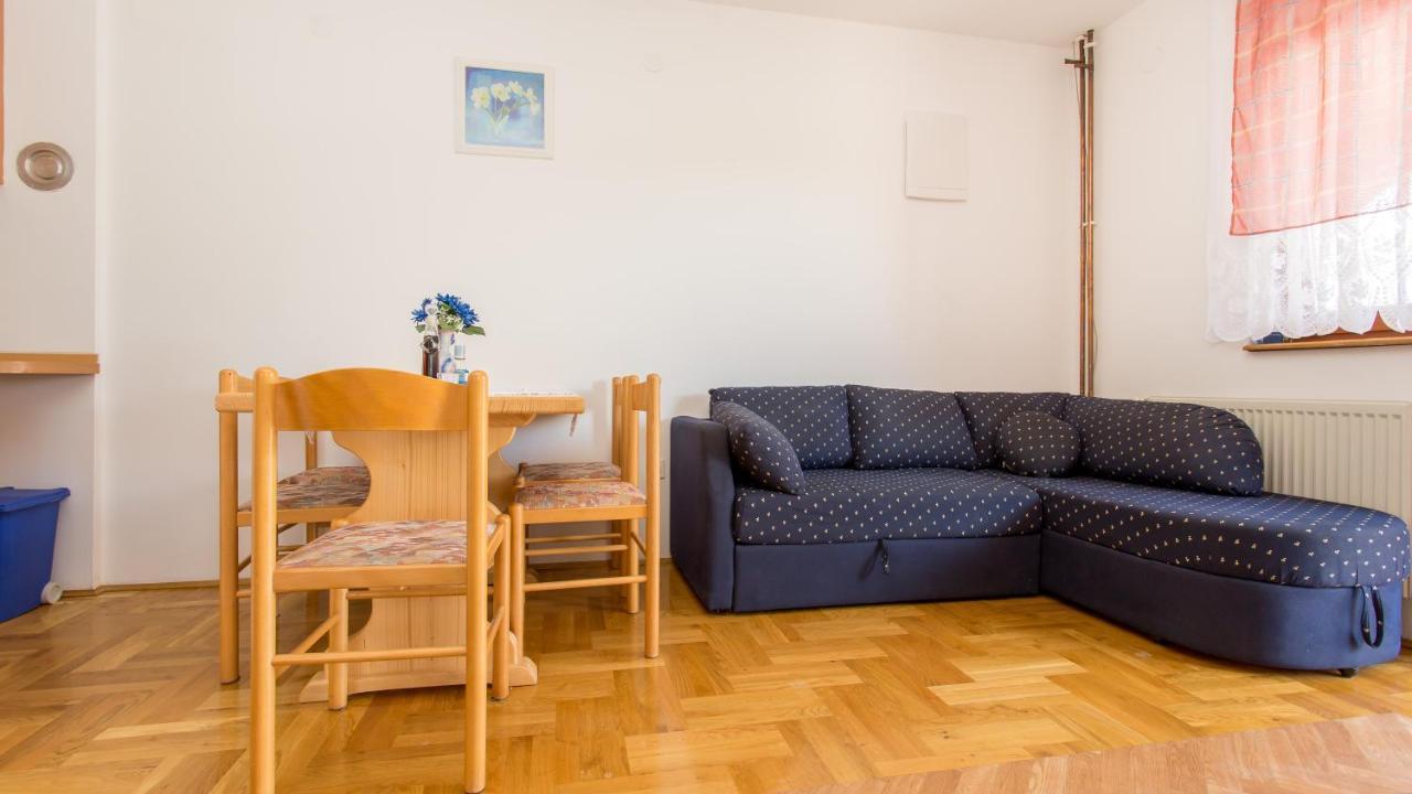 Apartment Branko Šilo Szoba fotó
